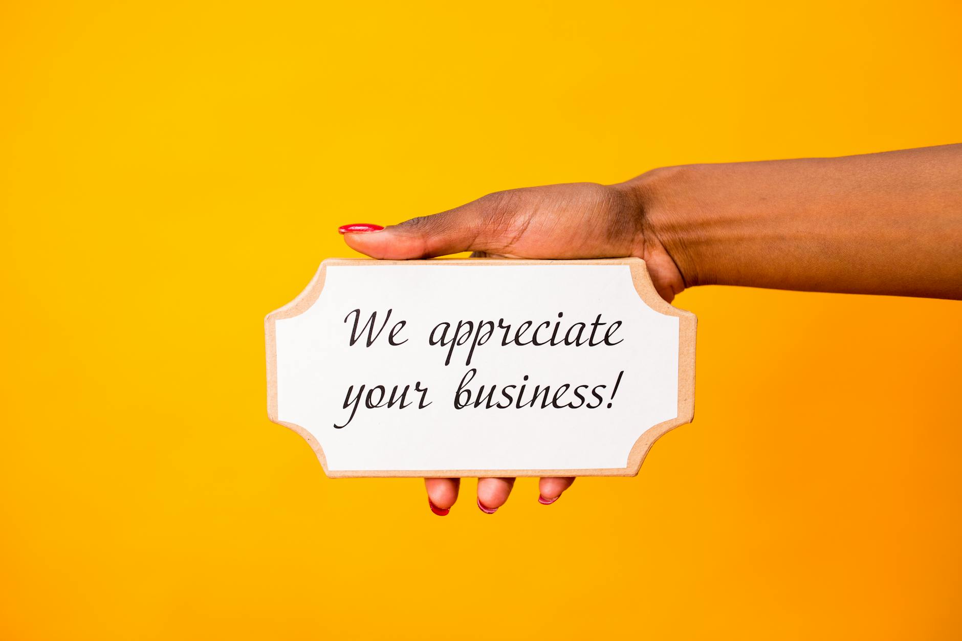 Effective Strategies to Build Customer Loyalty and Manage Online Reviews